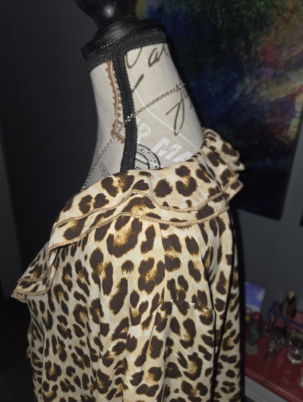 Torrid Sexy Tie Front Blouse. Leopard Print. Long Sleeve. Size 0. Worn Twice! - Picture 6 of 12